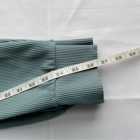 Athleta Sage Green Salutation Rib Jogger Size Small - Picture 16 of 16